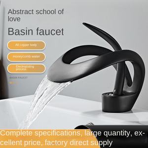 <span class=keywords><strong>Grifo</strong></span> de <span class=keywords><strong>lavabo</strong></span> de lujo, <span class=keywords><strong>grifo</strong></span> mezclador de <span class=keywords><strong>cascada</strong></span> para baño, <span class=keywords><strong>grifo</strong></span> mezclador de fregadero de agua fría y caliente montado en Cubierta de latón - Product Image 2