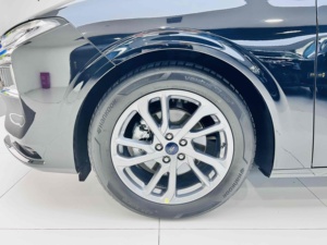 <span class=keywords><strong>Ford</strong></span> <span class=keywords><strong>Mondeo</strong></span> <span class=keywords><strong>2023</strong></span> EcoBoost 180 Turbo Edición Lujo Oscuro con Asientos de Cuero, Automático, Luces LED, Volante a la Izquierda, R18 - Product Image 3