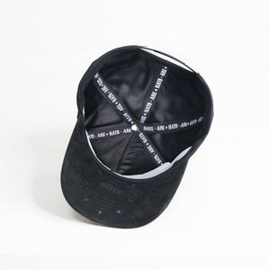 Gorra de Béisbol de Gamuza Personalizable con su Logotipo, Gorras Deportivas Personalizadas con Bordado Cruzado y Detalle de Pedrería para un Estilo Único - Product Image 6