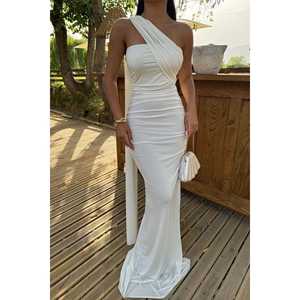 Robe blanche sans bretelles avec dentelle, perles, imprimé cristal, décoration, taille tombante - Product Image 4