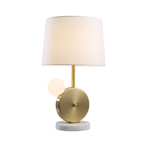 Lámpara de Mesa Pequeña de Hierro Dorado para Habitación Infantil en Oferta - Product Image 2