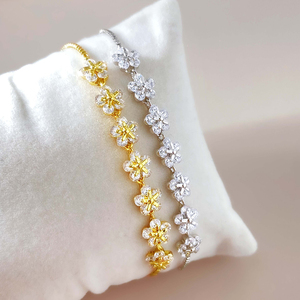 Accessoires de bijoux de mode, zircon scintillant, bijoux plaqués or 18 carats, bracelet tendance en forme de fleur pour femmes - Product Image 2