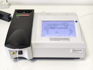 Meilleure vente : Analyseur de chimie clinique pour laboratoire hospitalier, analyseur vétérinaire portable, analyseur de chimie - Product Image 2