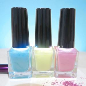 Capuchon de vernis à ongles avec lumière - Product Image 4