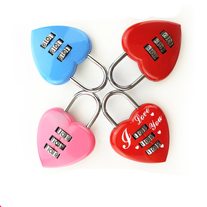 3 số kết hợp khóa móc đáng yêu trong hình trái tim - Product Image 1