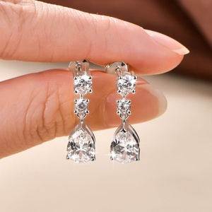 Pendientes de Moda con Circonita y Baño de Oro de 14k, Elegantes y Únicos, con Corte de Pera de 7*10mm, Estilo Gota de Agua, para San Valentín, Venta al Por Mayor - Product Image 4