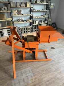 Exportación de Máquinas Manuales para Fabricar Ladrillos de Arcilla <span class=keywords><strong>LEGO</strong></span> a África con Tipos de Ladrillos Opcionales y Máquinas para Fabricar Bloques de Arcilla - Product Image 4