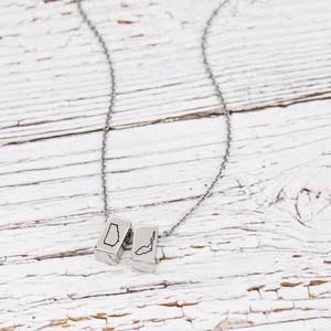 Vente en gros de bijoux en or 14 ct plaqué or rose à la mode chaîne collier personnalisé à pendentif <span class=keywords><strong>carte</strong></span> <span class=keywords><strong>du</strong></span> <span class=keywords><strong>monde</strong></span> gravé en barre 3D pour femmes - Product Image 3