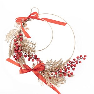 Corona Artificial CallaFloral con Bayas Rojas y Hojas Doradas, Decoración para el Hogar, Accesorio para Bodas CF01056 - Product Image 5