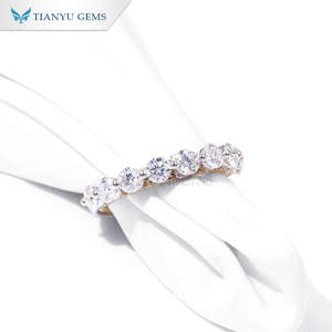 Tianyu Gems Mooie 3.7Mm Ronde Cut Kleurloos Forever Moissanite <span class=keywords><strong>Diamond</strong></span> Wedding Engagement Vrouwen Sieraden Ring Set Diamanten Ring - Product Image 4