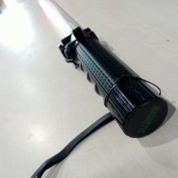 Matraque Télescopique Électrique Extensible de Haute Qualité 54 cm avec Feux Clignotants d'Avertissement à LED et Fonction Télécommande, Bâton de Trafic