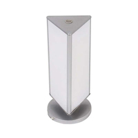 Boîte à lumière LED rotative à 3 faces, personnalisée, durable, étanche, avec cadre métallique pour affichage publicitaire sur table intérieure