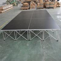 Scène de scène portable en bois avec surface antidérapante en aluminium et plateformes surélevées pour batterie