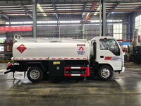 Camiones Cisterna Pequeños para Combustible y Aceite Japan Isuzu ELF KV100 100P 600P en Venta