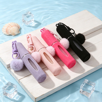 Bouteille de parfum suspendue en peluche 5 ml très populaire, porte-clés pompon girly, flacon de voyage rechargeable portable 5 ml sérigraphié