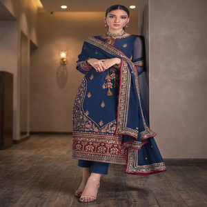 Vestidos de terciopelo de diseñador para fiestas nupciales, trajes pakistaníes de tela, trajes Pataila Punjabi, trajes de encaje hasta el suelo para la madre de la novia - Product Image 3