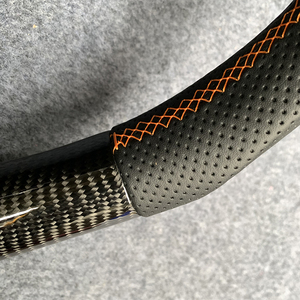 Volant en Fibre de Carbone Forme et Couleur Personnalisées CCExcellent pour BMW E60 E63 avec Garniture et Cuir Perforé - Product Image 3