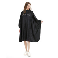 Capas de peluquero de peluquería de poliéster con patrón de moda al por mayor, capas de corte de peluquería con patrón de piedra 7A-LPA