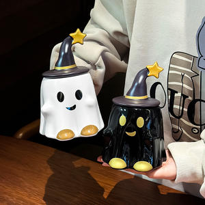 Mug en céramique Ghost avec couvercle et poignée, design cartoon, blanc et noir, pour cadeau, occasion hiver 2024 - Product Image 1