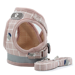 Coleira Ajustável de Luxo para Cães e Gatos com Design Personalizado e Logotipo para Animais Pequenos em Material Poliéster - Product Image 2