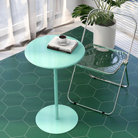 Luxuriöser Runder Glas-Couchtisch mit Metallstangen Cooler Frühstückstisch für Events Bartheke Gewerbliche Möbel