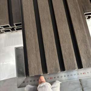 Noyau composite et surface résistante aux UV, utilisation pour les façades, les clôtures, les terrasses, revêtement mural composite WPC, plafond - Product Image 1