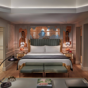 Ensemble de meubles en bois pour chambre d'<span class=keywords><strong>hôtel</strong></span> moderne cinq étoiles Mandarin Oriental <span class=keywords><strong>Paris</strong></span> pour projet hôtelier de luxe - Product Image 1