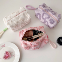 Sac de rangement pour maquillage en peluche portable, grande capacité, pochette de rangement mignonne pour les voyages, trousse de toilette