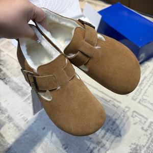 Botas de Nieve Unisex de Diseño de Lujo para Invierno y Otoño 2025, con Protección Térmica de Piel de Oveja, Transpirables, Antideslizantes y Ligeras - Product Image 1