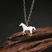 Collier pendentif cheval de course pour femmes boucles d'oreilles animaux minimalistes exquis bijoux en acier inoxydable cadeaux