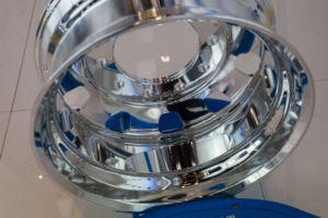 Vente directe d'usine Roues en alliage de camion Roues en alliage d'aluminium 17, 5X6.75 - Product Image 3