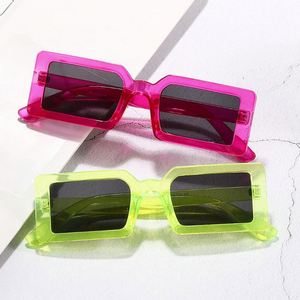 Nouvelles lunettes de soleil rectangulaires tendance avec logo personnalisé, couleur bonbon rétro, petites lunettes carrées pour femmes - Product Image 1
