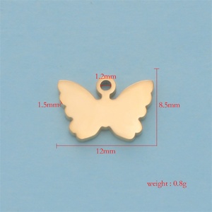 Collier pendentif papillon plaqué or 18 carats pour enfants, breloques personnalisables en acier inoxydable, couleur et taille personnalisables, vente en gros - Product Image 5