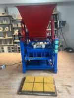 Machine à fabriquer des briques 4-35 à faible coût et entretien facile, très demandée en Jamaïque, pour la production de blocs de ciment