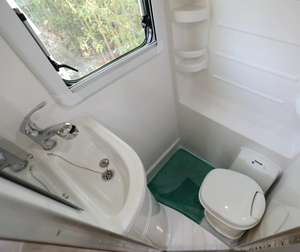 <span class=keywords><strong>Autocaravana</strong></span> Clase A Ford con Techo Elevable <span class=keywords><strong>de</strong></span> 2.3m <span class=keywords><strong>de</strong></span> Altura, Diseño para Campamentos al Aire Libre, Viajes Familiares, Cómoda, <span class=keywords><strong>de</strong></span> Baja Altura, Compatible con Otros Camiones - Product Image 6