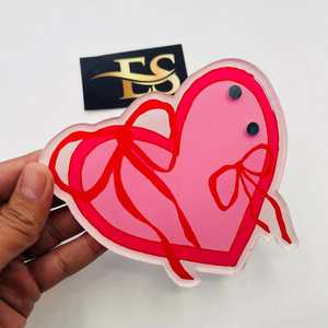 Estuche para Pestañas con Diseño de Corazón Rosa Especial para San Valentín, Estuche Acrílico Brillante con Diseño de Lazo Minimalista, Instrumento de Belleza con Logotipo Personalizado - Product Image 1