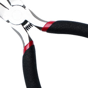 คีมปากเฉียงแบบมืออาชีพ 5 นิ้ว ผลิตจากเหล็กโครเมียมวาเนเดียม เกรดอุตสาหกรรม ปากเรียบ ปากเฉียง ด้ามจับสีดำแดง - Product Image 4