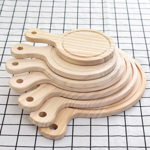 Tabla redonda de madera para pizza con asa, de madera de pino, de 9, 10 y 12 pulgadas, para restaurantes, hoteles y bandejas de servicio de alimentos. - Product Image 2
