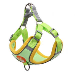 Arnés ajustable estilo chaleco para perros pequeños con correa para el pecho y accesorio para correa, verde y amarillo - Product Image 1