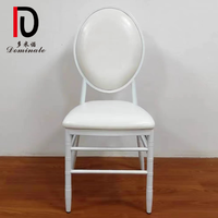 Chaises de banquet chiavari en métal transparent et doré en résine pour mariage avec coussins