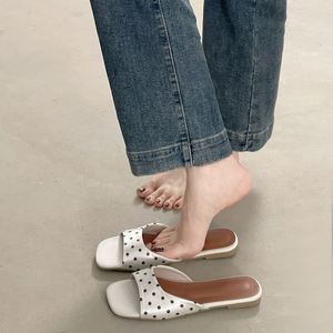Sandales plates de style coréen pour femmes, nouveaux modèles d'été 2026, sandales confortables pour la plage et les activités de plein air - Product Image 6
