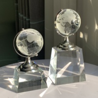 Trophées en cristal ADL Globe en verre Trophées de récompense gravés au laser pour les entreprises Souvenir personnalisé Trophées en cristal Plaque de récompense