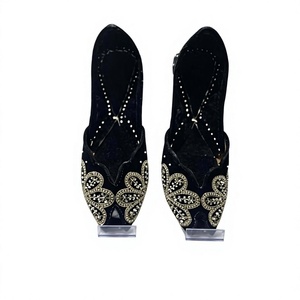 BS INTERNATIONAL Chaussures décontractées pour femmes en cuir véritable brodé à la main, personnalisables OEM, tendance mode sur mesure - Product Image 3