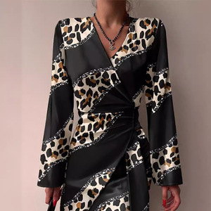 Elegante Vestido Midi Asimétrico con Cuello en V, Manga Larga, Estampado Digital, Vestido Casual de Moda, Cintura Natural, Lavable - Product Image 2