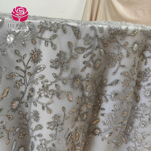 HT-TC-ER050 Rendi Ogni Pasto Speciale con la Tovaglia in Stile Americano Ricamata con Motivi Floreali, 100% Poliestere Resistente - Product Image 1