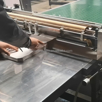 Machine semi-automatique de collage adhésif de boîte de papier thermofusible/colle froide pour la fabrication de boîte rigide de cadeau/chaussure/douce/téléphone/parfum
