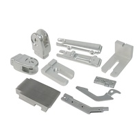 Rail de fixation en aluminium usiné CNC multi-stations avec 16 unités de serrage et électroérosion à fil pour systèmes de traitement par lots automatisés