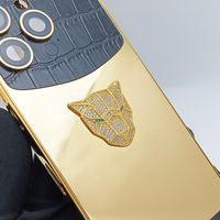 Populaire à Dubaï Boîtier de téléphone en métal Véritable peau de vache avec texture de crocodile Boîtier de téléphone portable pour la série iphone