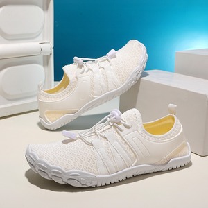 Chaussures d'eau à empeigne en maille, semelle extérieure en EVA, respirantes, unisexes, pour la plage, l'été, à bout fermé - Product Image 1