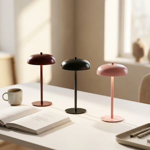 Lampada da Tavolo Portatile di Lusso Wireless con LED Dimmerabile per Ristoranti, Hotel, Bar e Arredamento Casa - Product Image 3